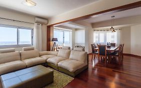 Deluxe Marina Apartment